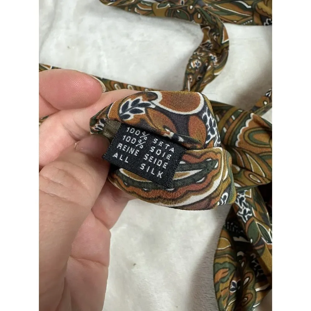 Vintage LORD AND TAYLOR‎ Metropolitan Retro Paisley Design Tie